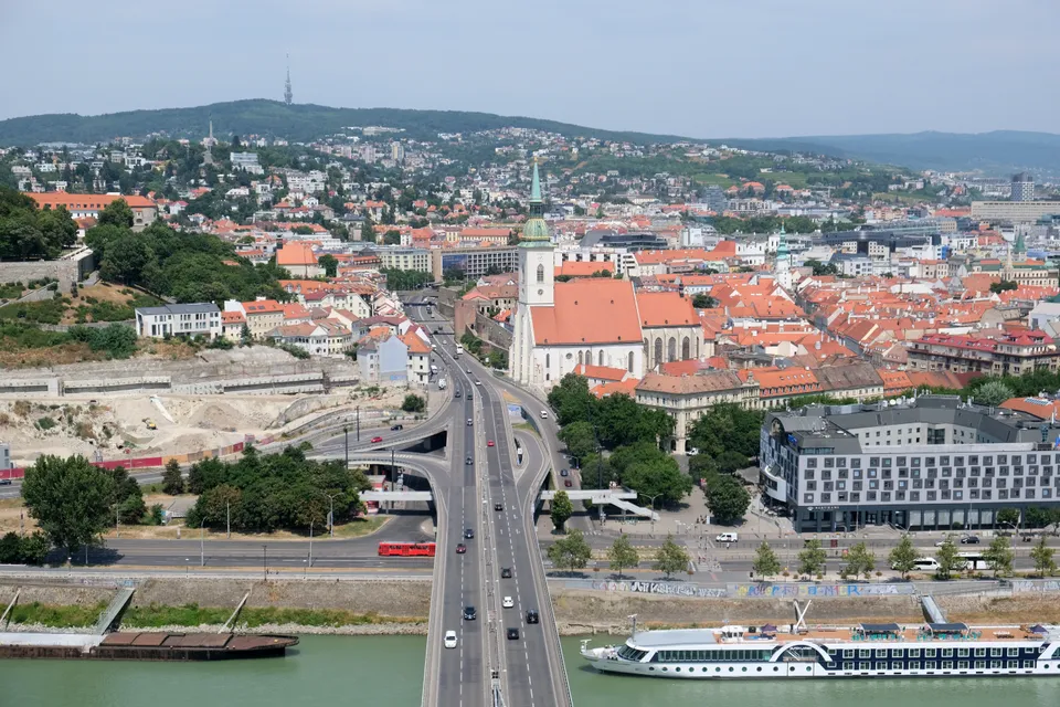Staré Mesto a Dunaj pri Moste SNP v Bratislave